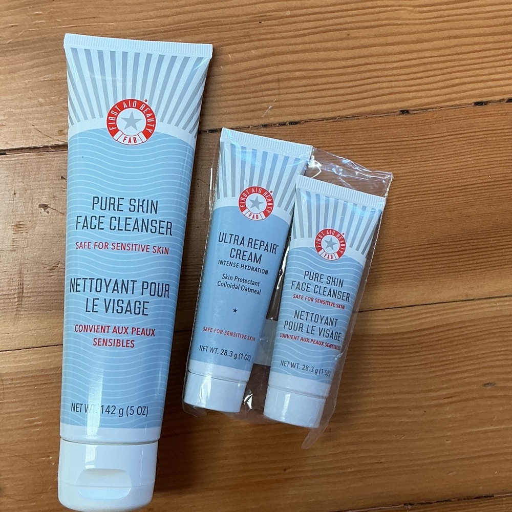 First Aid Beauty Pure Skin Cleanser and Repair Cream Set - White and Red